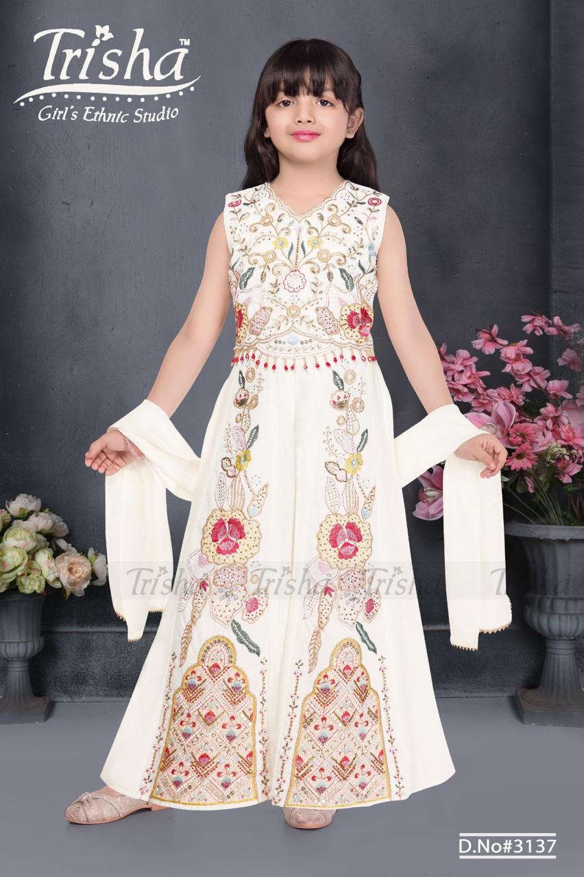 Traditional outfit 16